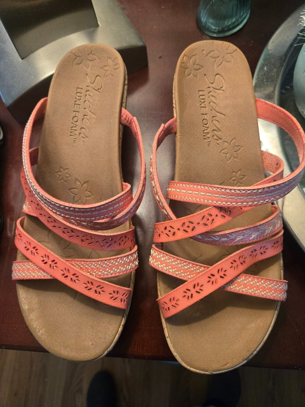 Coral Skechers Luxe Foam Sandals – Size 8 Wide (8W)
